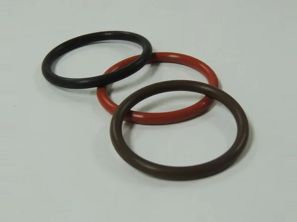 O-rings industriales de distintos materiales y colores